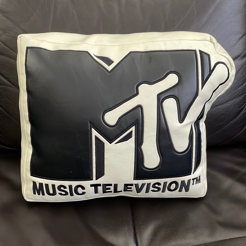 MTV signature vintage pillow, great condition, soft white leather, 16” x 14”